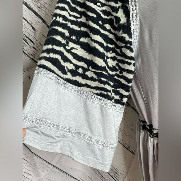 POL "The Trena" Gray Zebra Print Waist Tie Top S - Picture 5 of 9